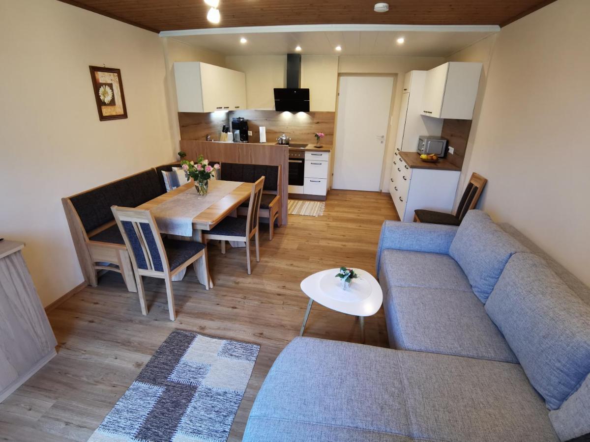 Pension & Ferienwohnung Sonnleiten Gnesau エクステリア 写真
