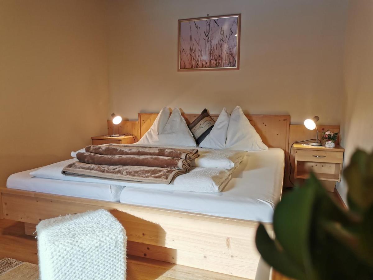 Pension & Ferienwohnung Sonnleiten Gnesau エクステリア 写真