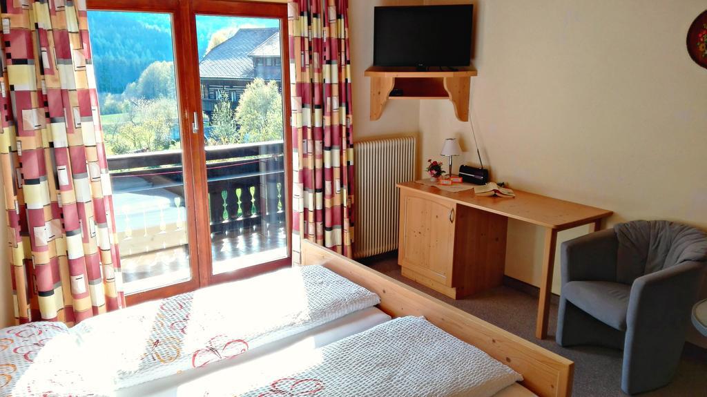 Pension & Ferienwohnung Sonnleiten Gnesau エクステリア 写真