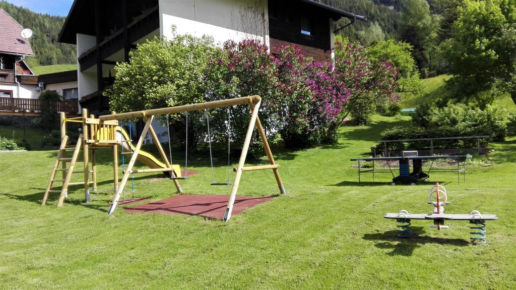 Pension & Ferienwohnung Sonnleiten Gnesau エクステリア 写真