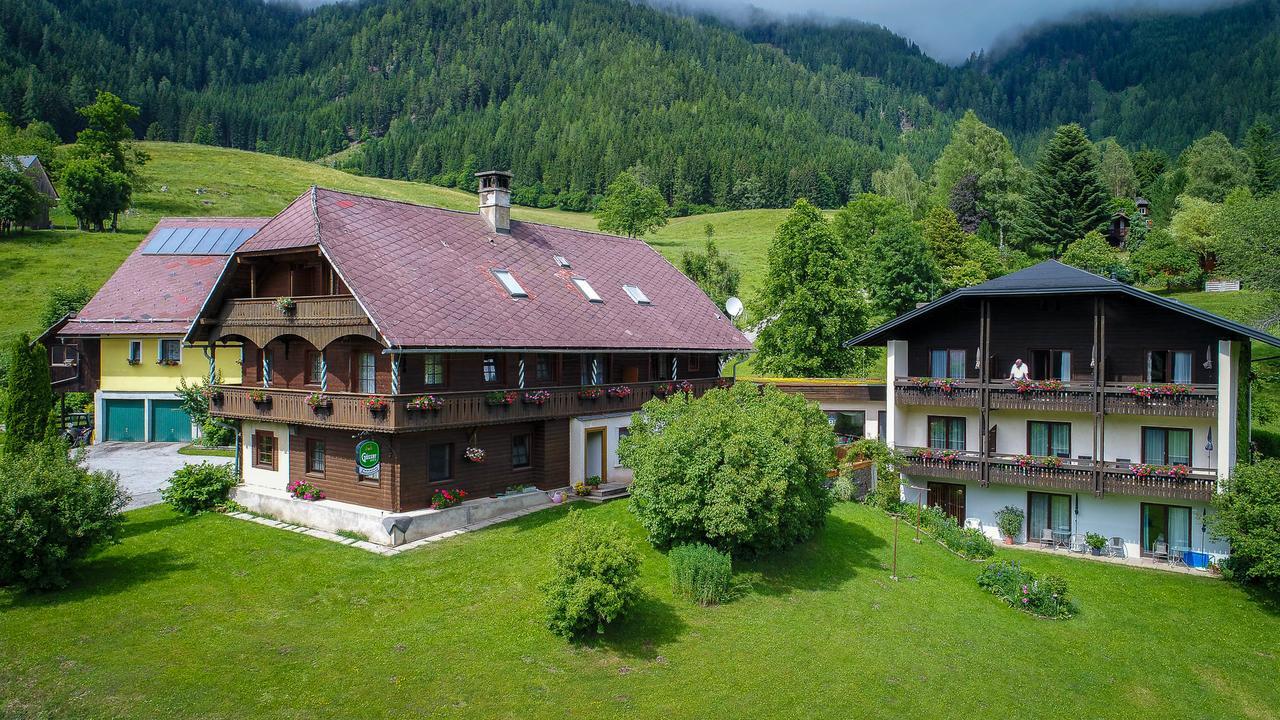 Pension & Ferienwohnung Sonnleiten Gnesau エクステリア 写真